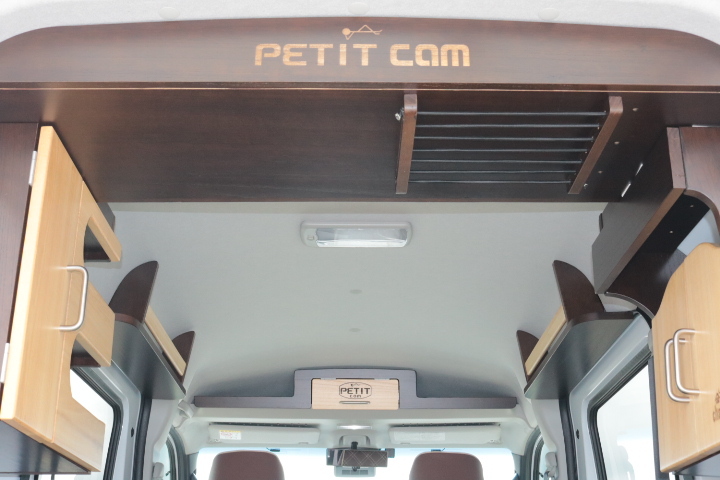 キャンピングカー軽キャンパー