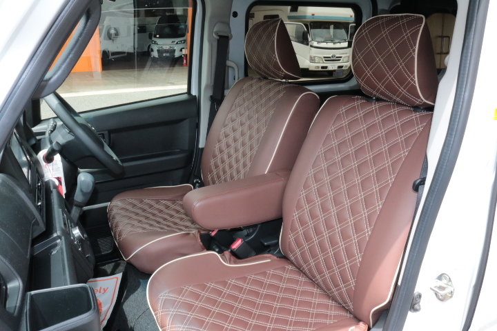 キャンピングカー軽キャンパー