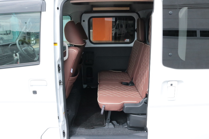 キャンピングカー軽キャンパー