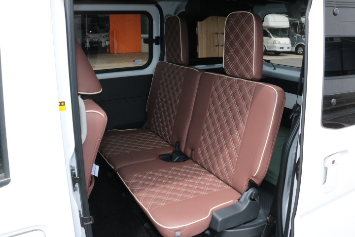 キャンピングカー軽キャンパー