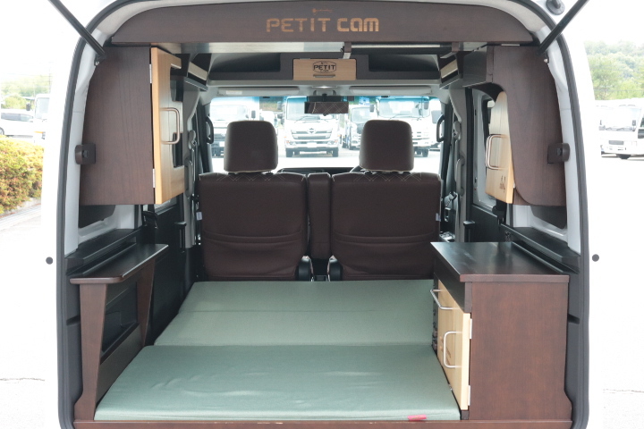 キャンピングカー軽キャンパー