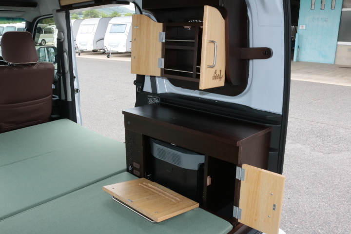 キャンピングカー軽キャンパー