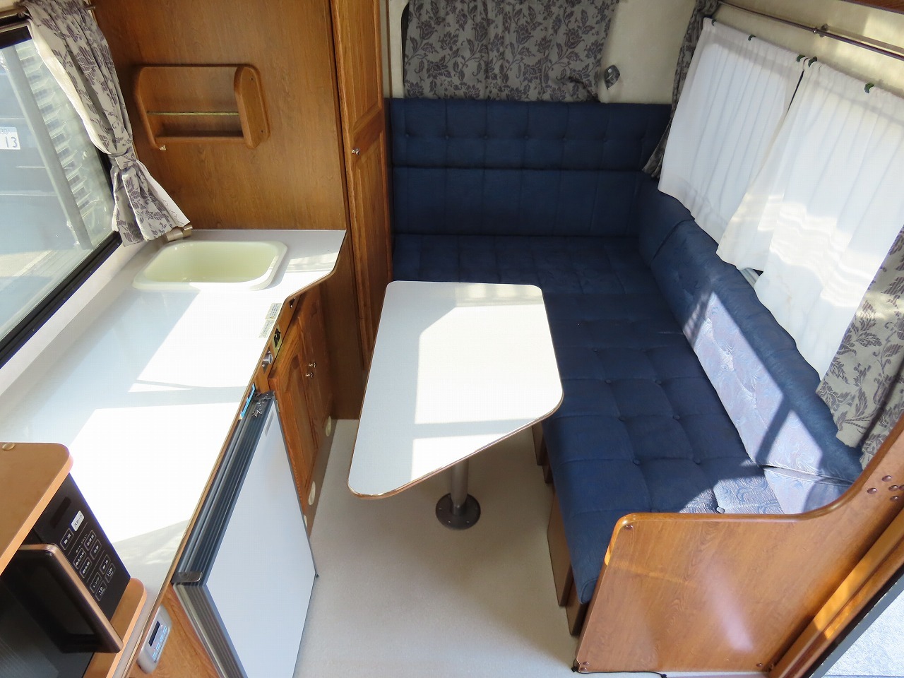 キャンピングカーキャブコン