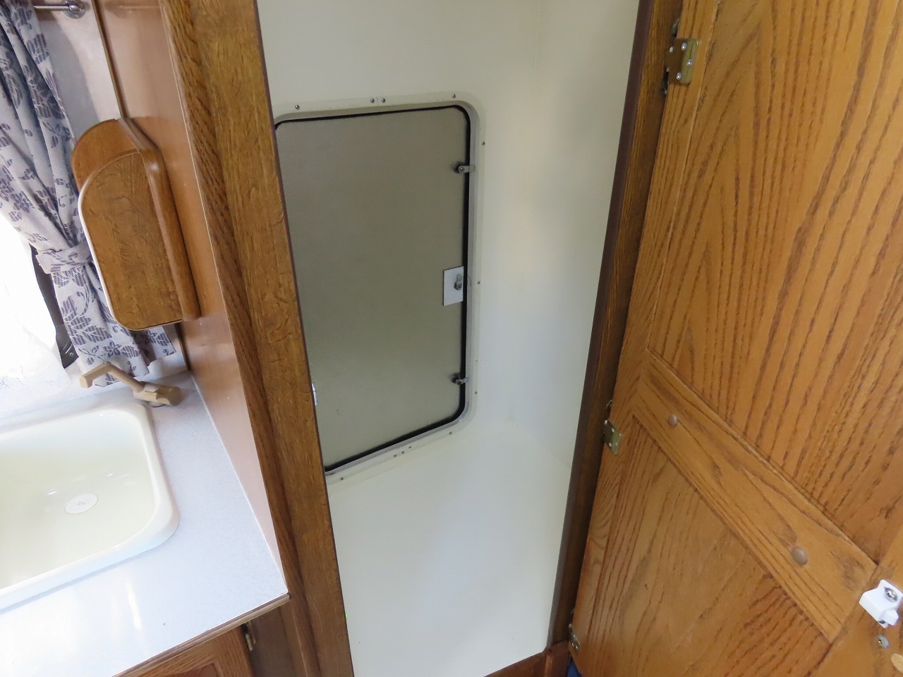 キャンピングカーキャブコン