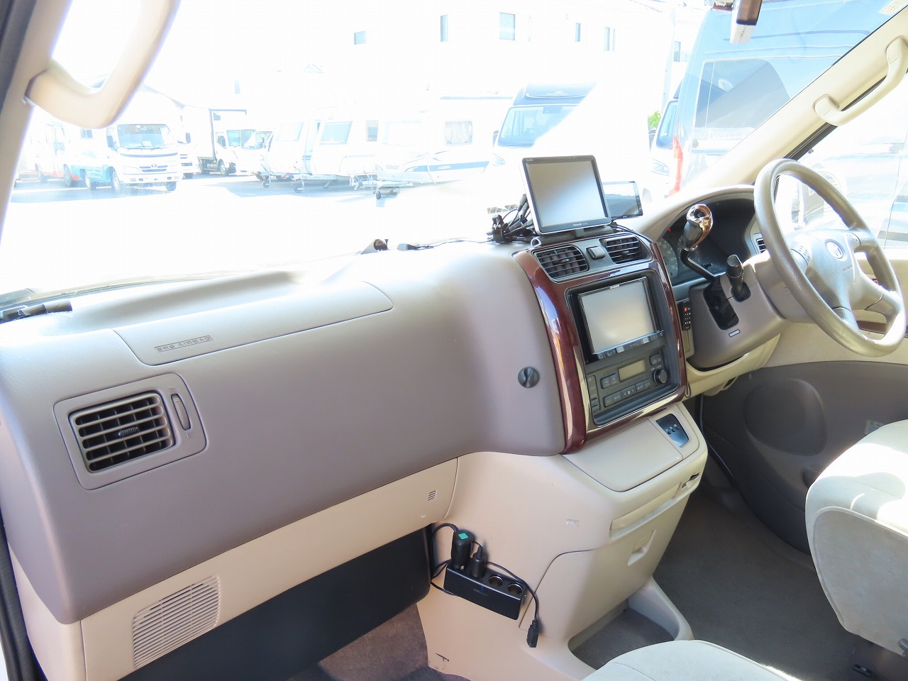 キャンピングカーキャブコン