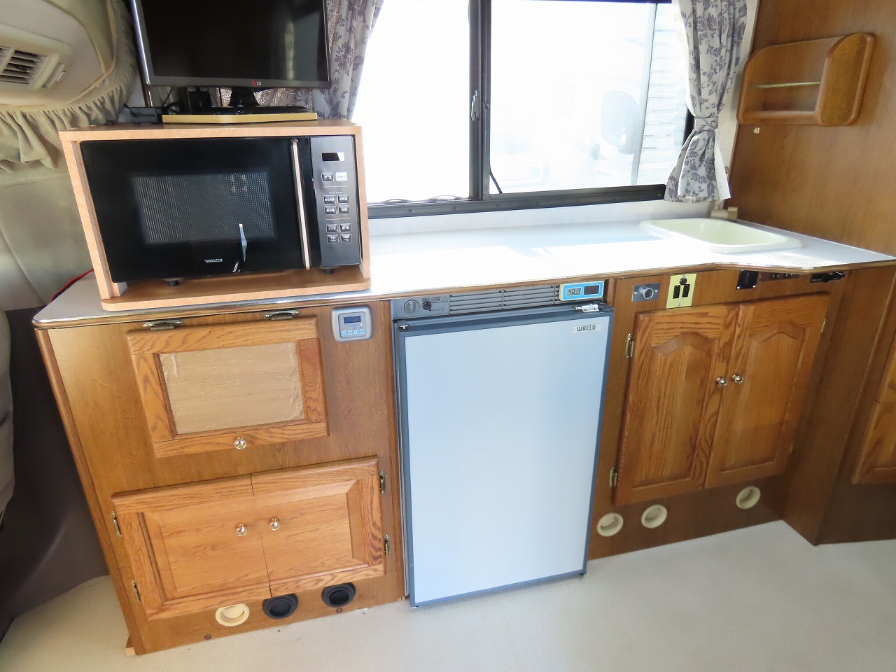 キャンピングカーキャブコン