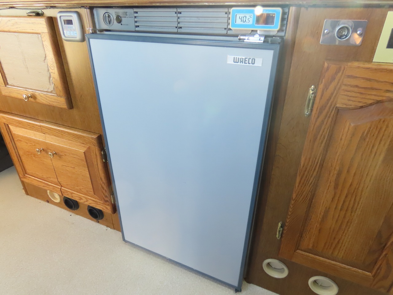 キャンピングカーキャブコン