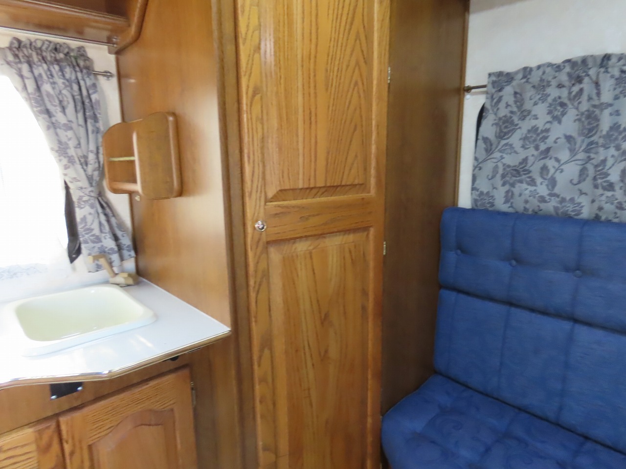 キャンピングカーキャブコン