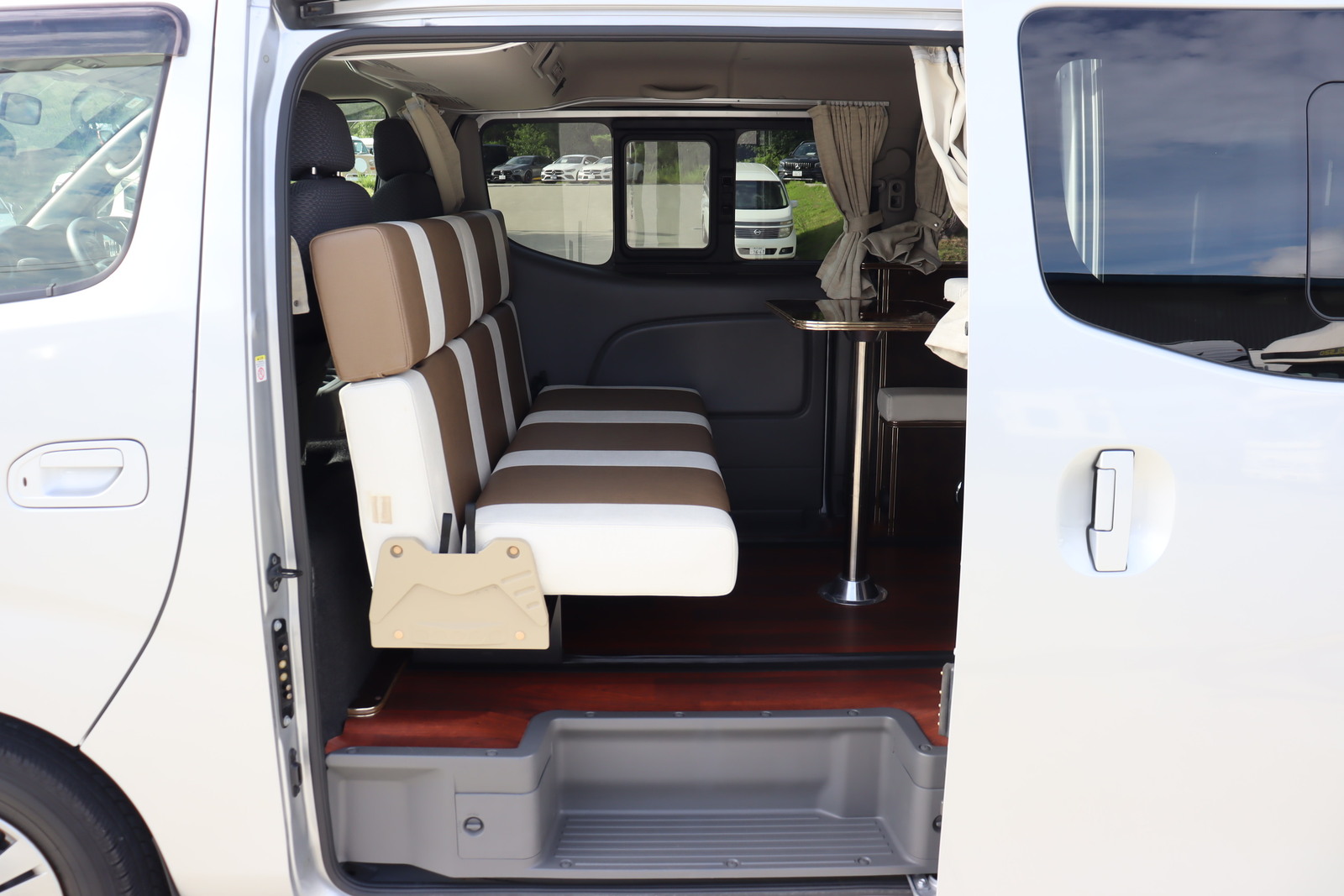 キャンピングカーバンコン