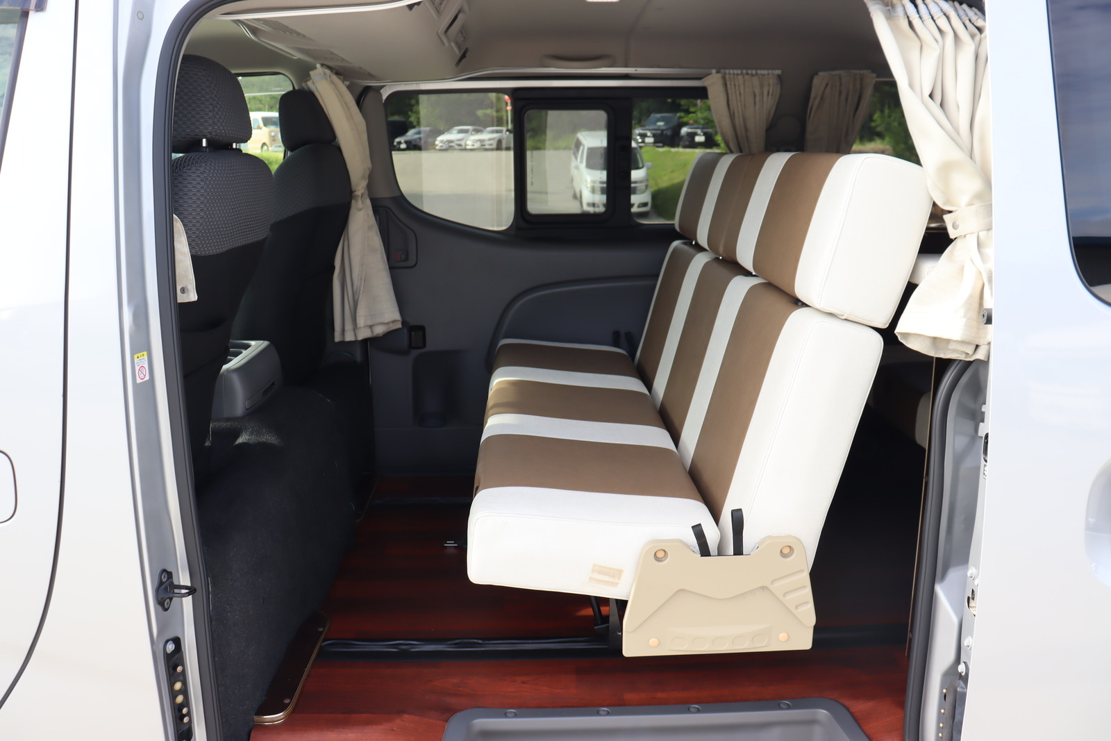 キャンピングカーバンコン