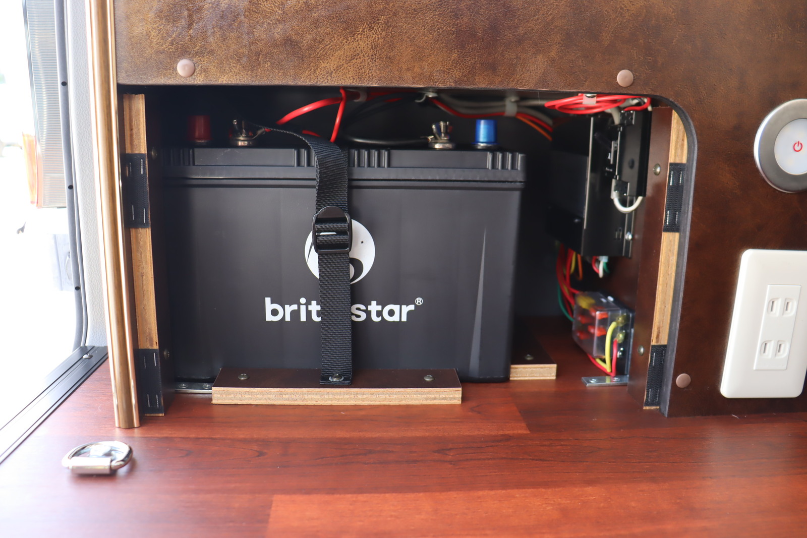 キャンピングカーバンコン