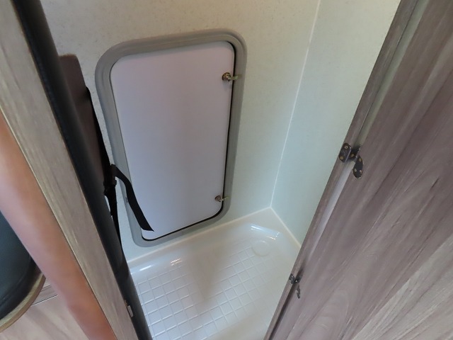 キャンピングカートレーラー