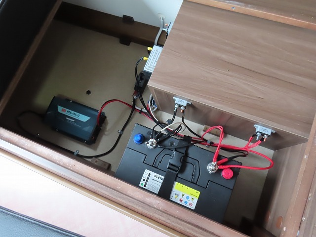 キャンピングカートレーラー