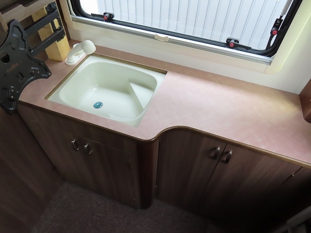 キャンピングカートレーラー