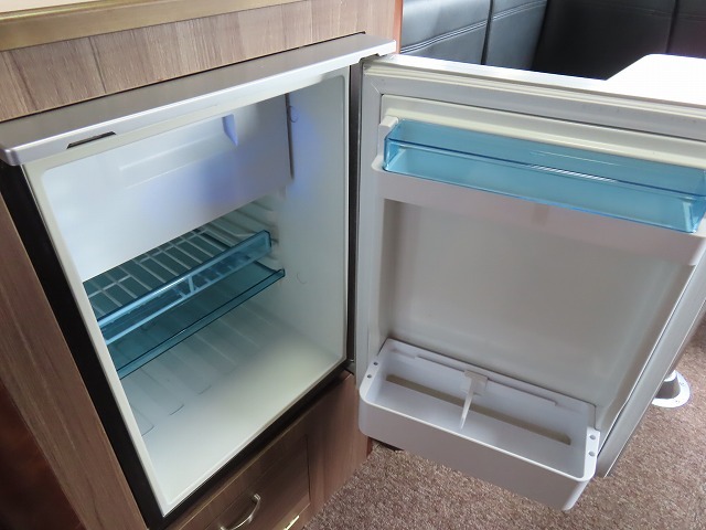 キャンピングカートレーラー