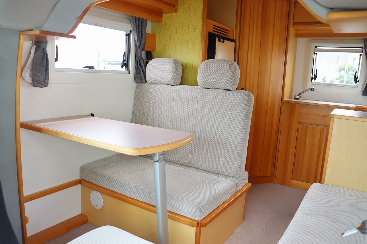 キャンピングカーキャブコン