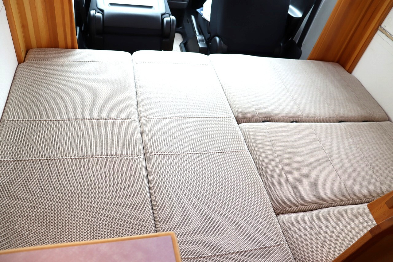 キャンピングカーキャブコン