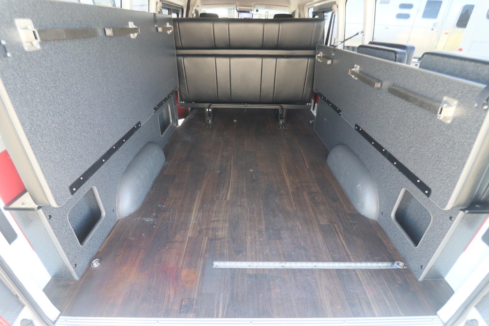 キャンピングカーバンコン