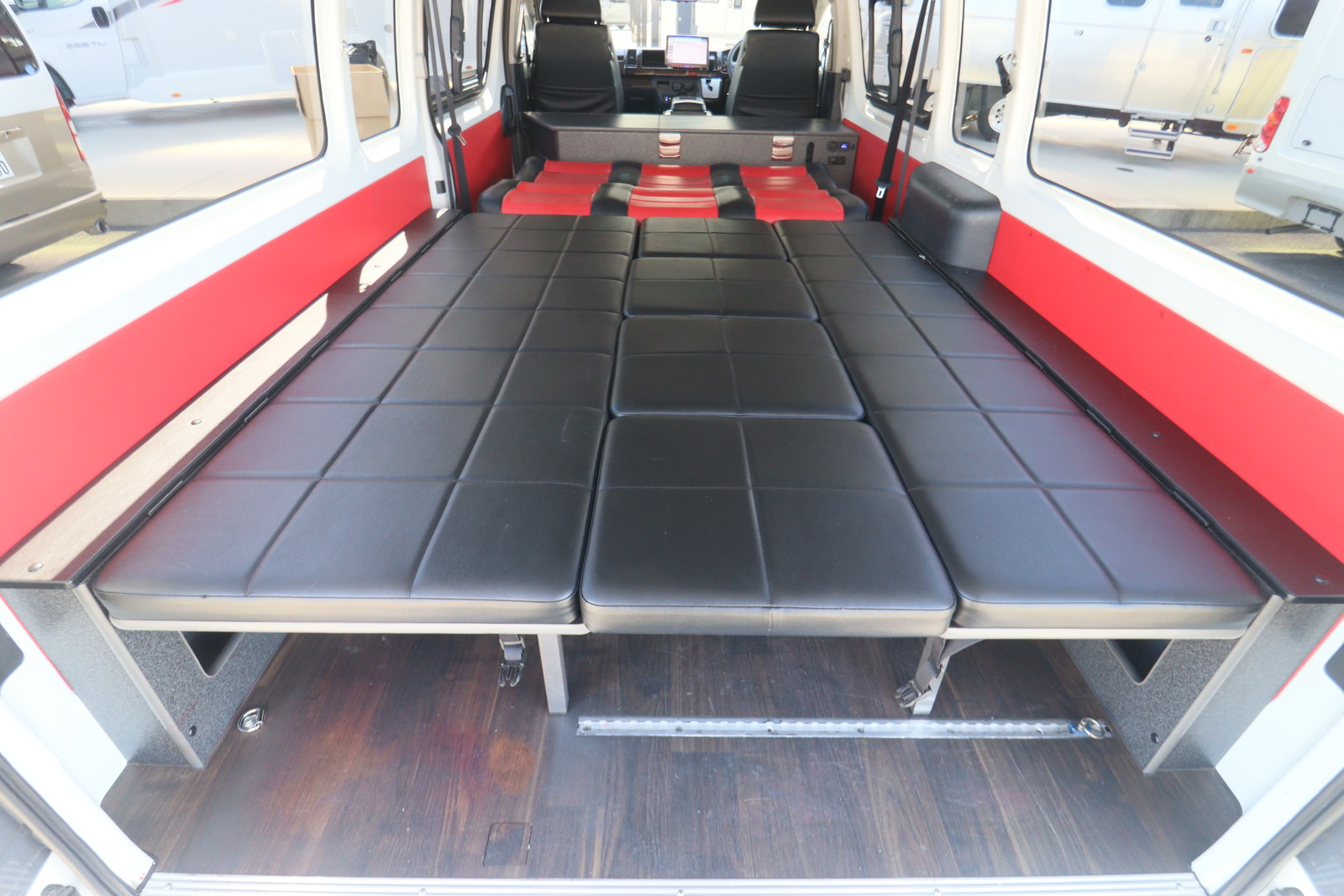 キャンピングカーバンコン