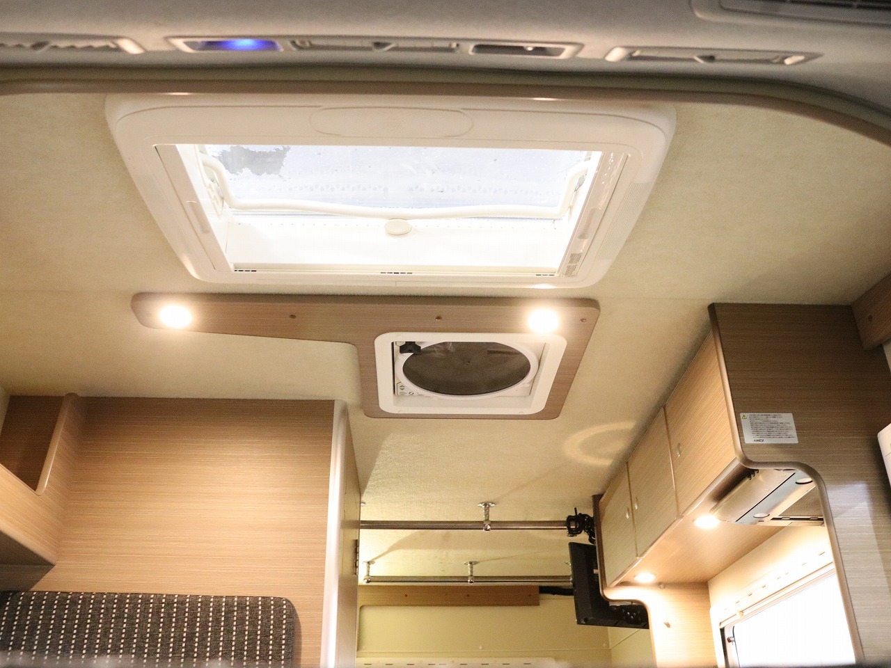 キャンピングカーキャブコン