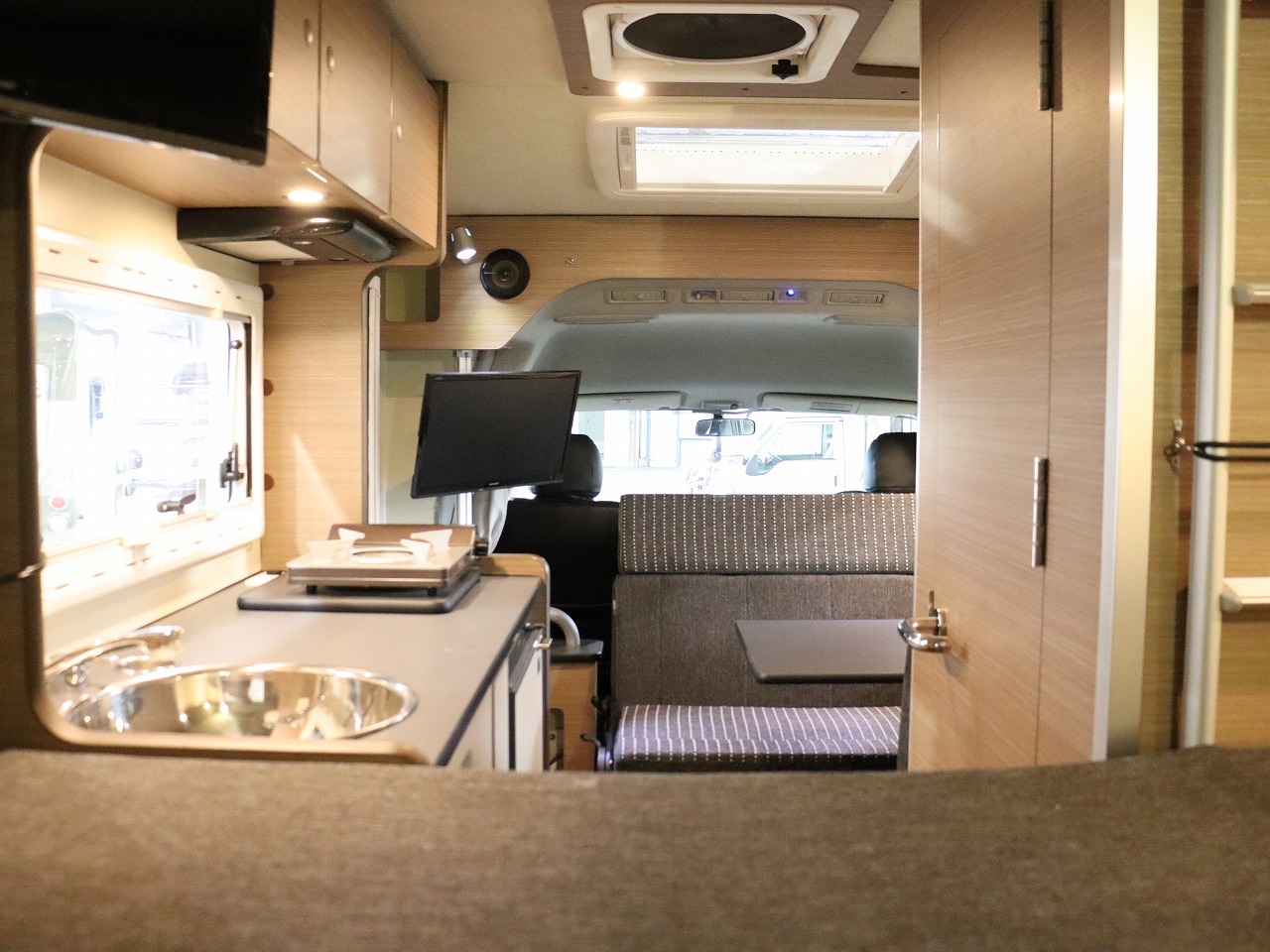 キャンピングカーキャブコン