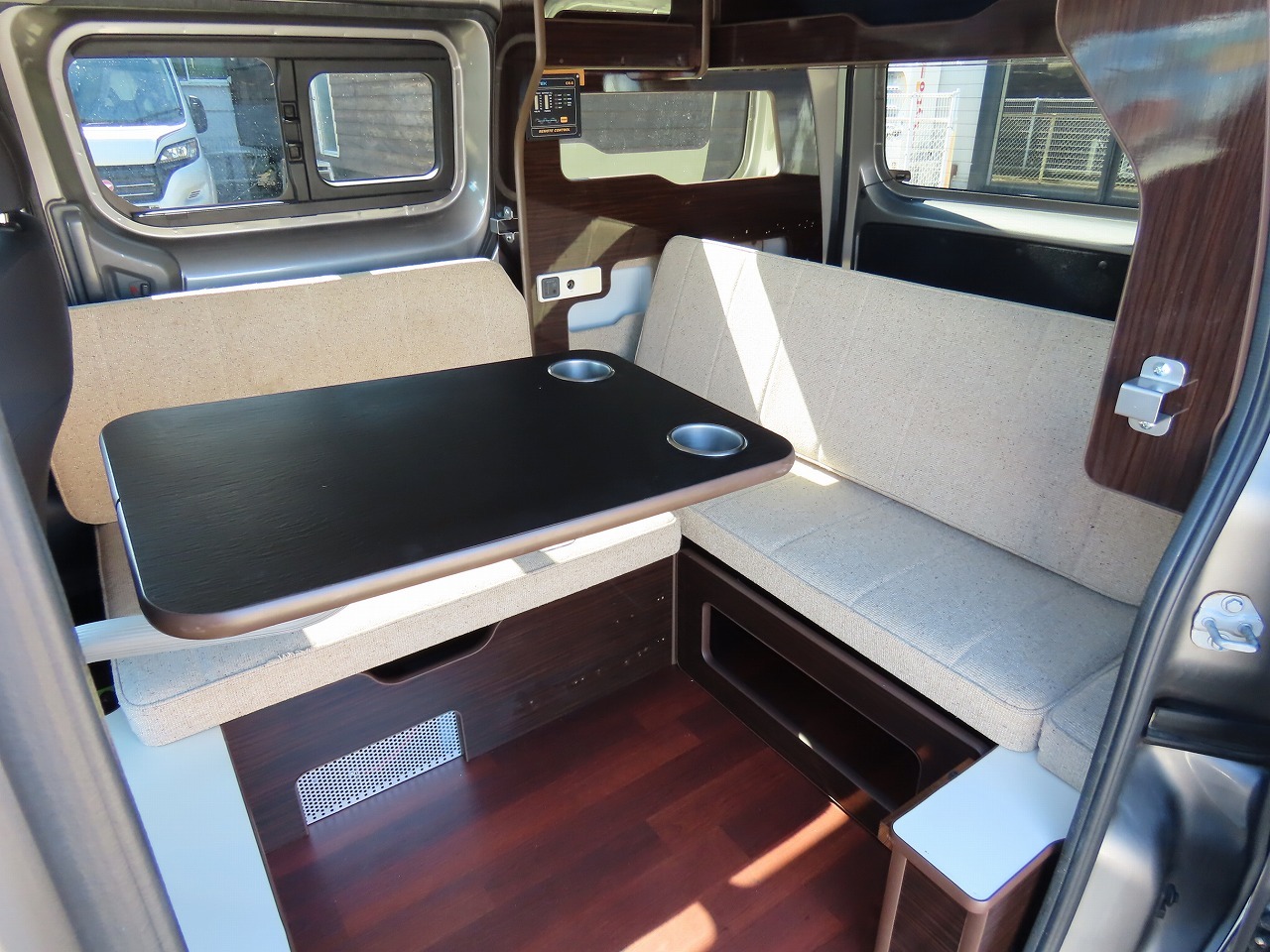 キャンピングカーバンコン