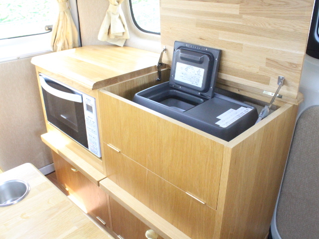 キャンピングカーバンコン