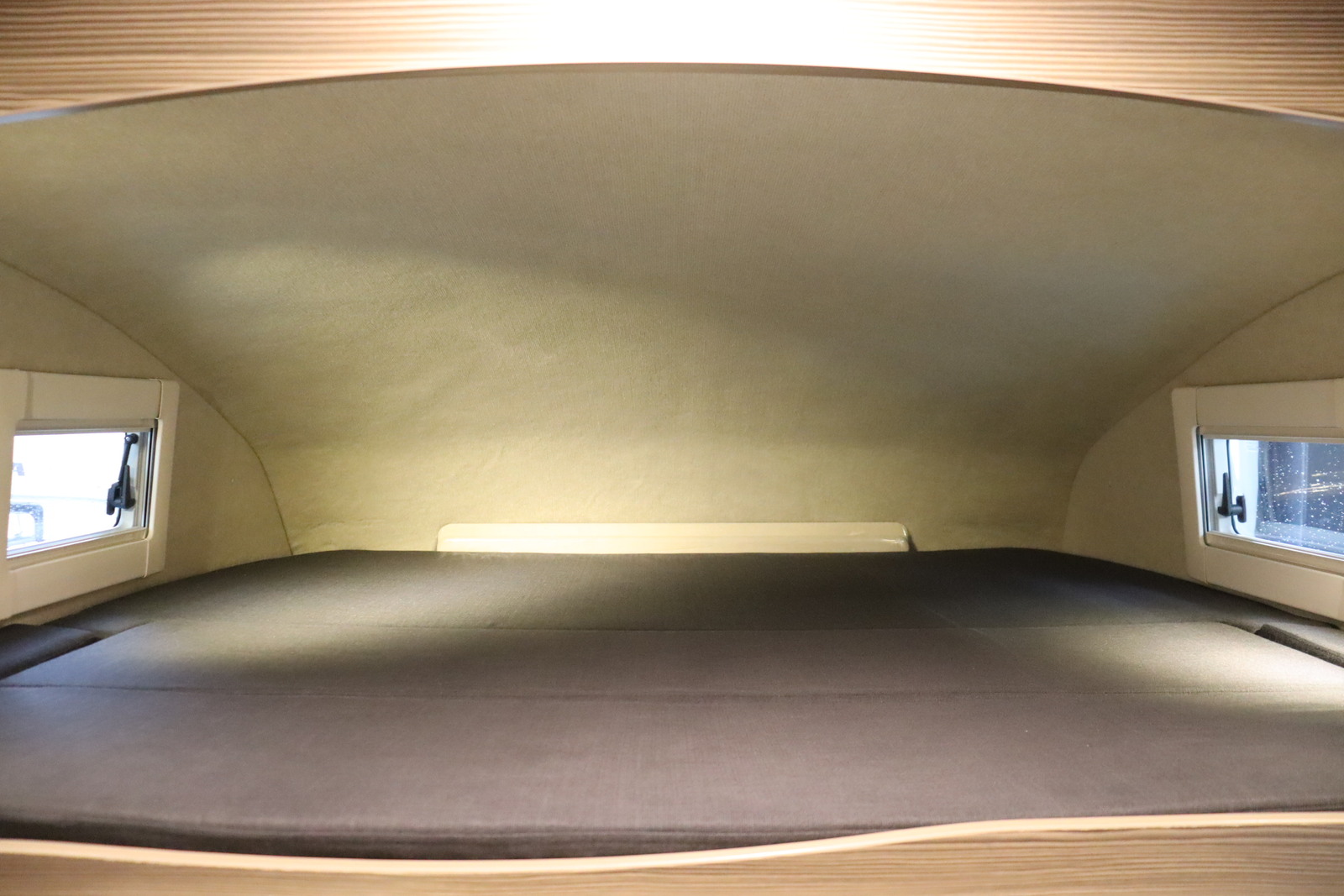 キャンピングカーキャブコン