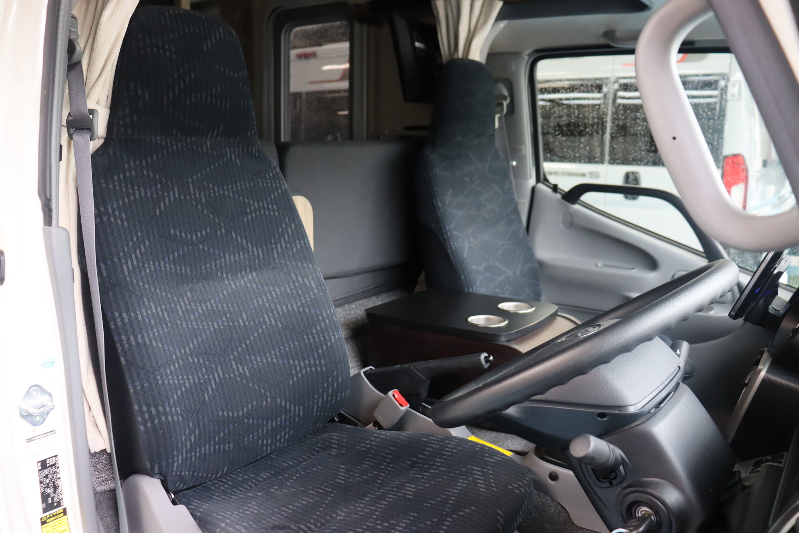 キャンピングカーキャブコン