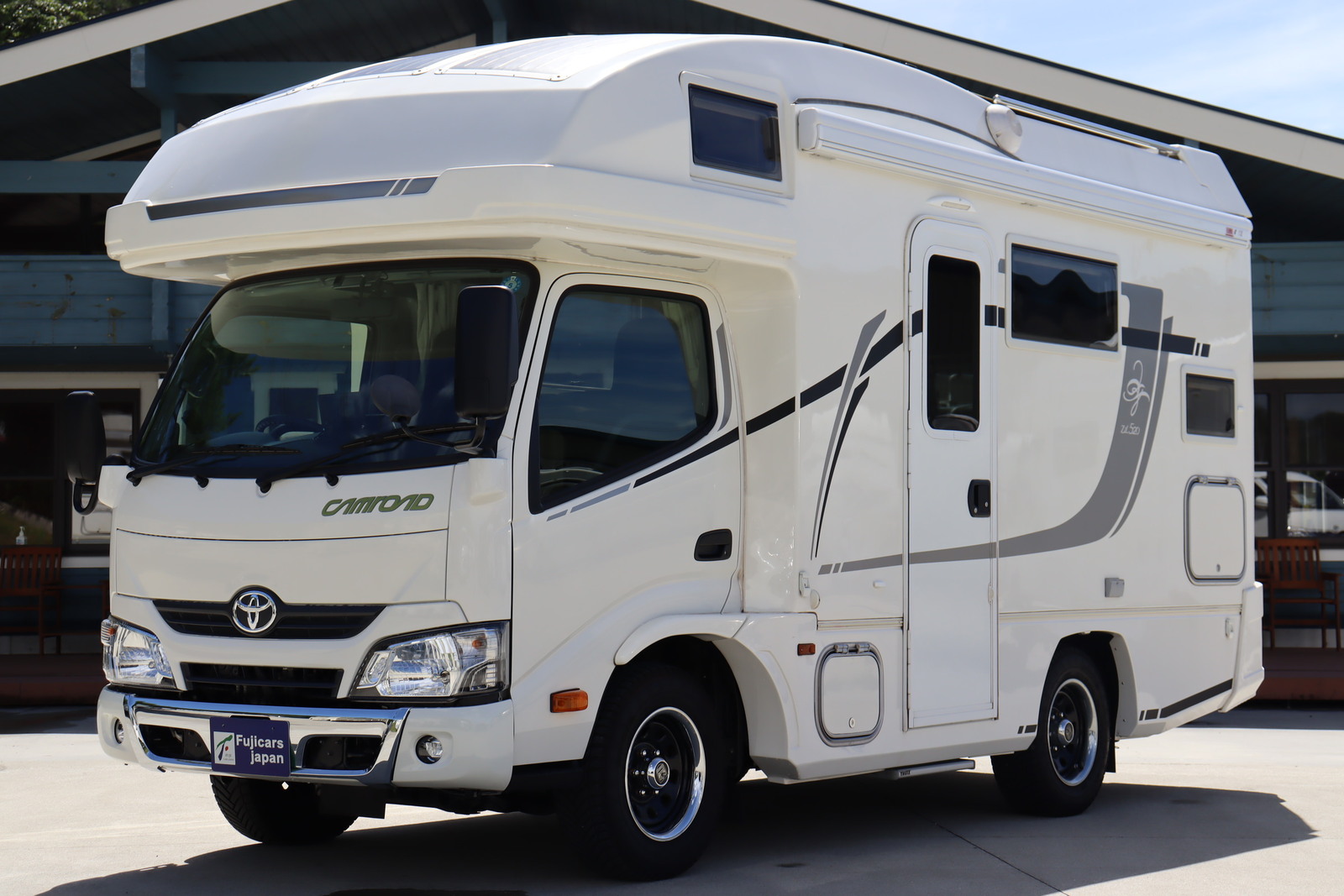 キャンピングカーキャブコン