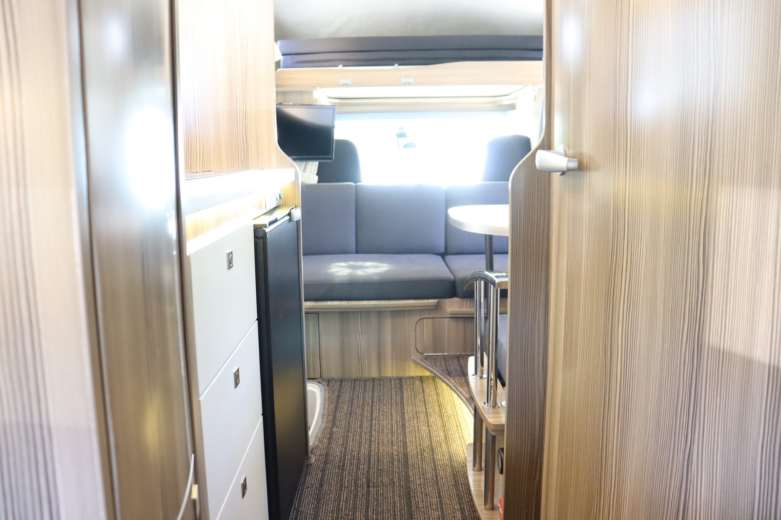 キャンピングカーキャブコン