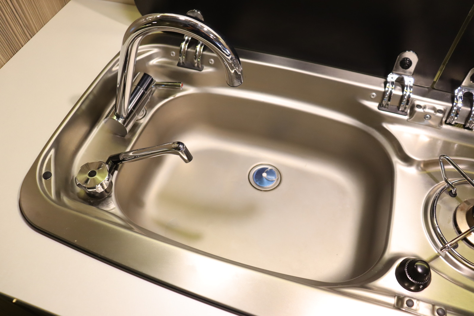 キャンピングカーキャブコン