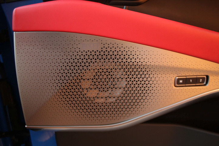 ロータスエミーラ