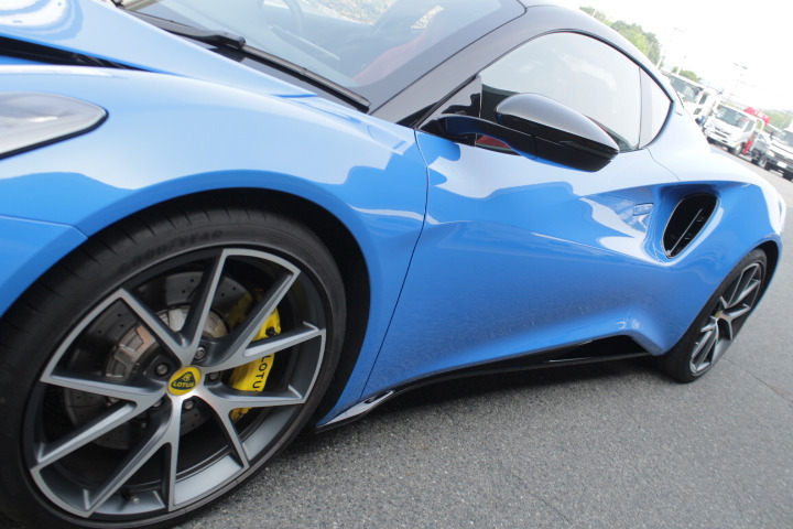 ロータスエミーラ