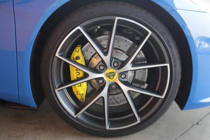 ロータスエミーラ