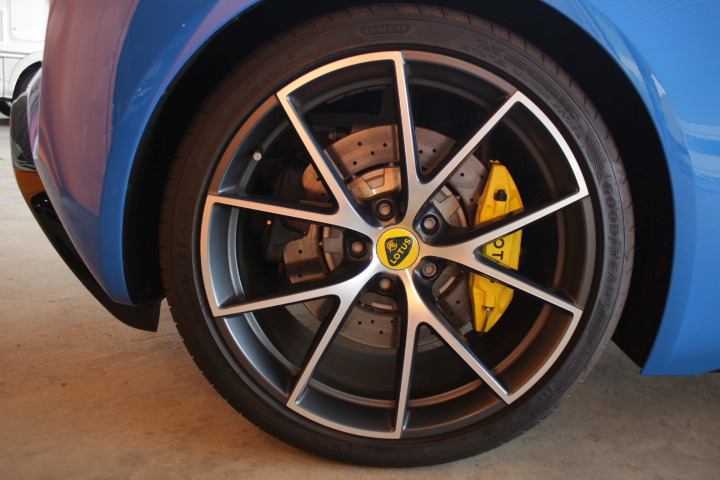 ロータスエミーラ