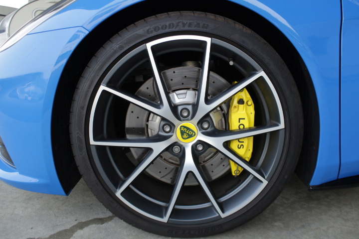 ロータスエミーラ