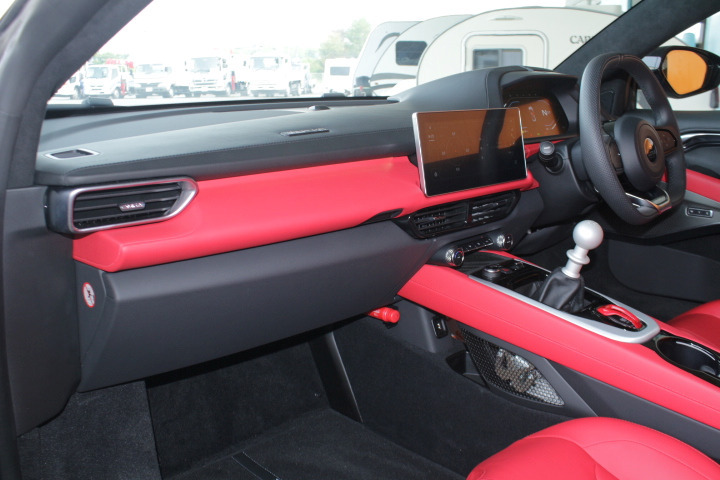 ロータスエミーラ