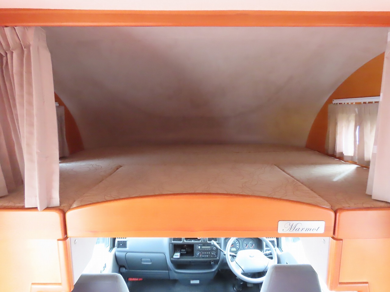 キャンピングカーキャブコン