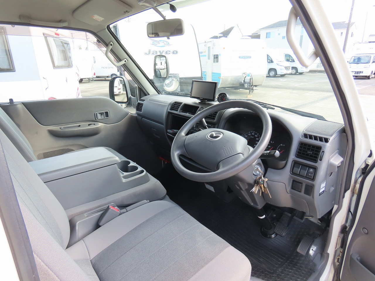 キャンピングカーキャブコン