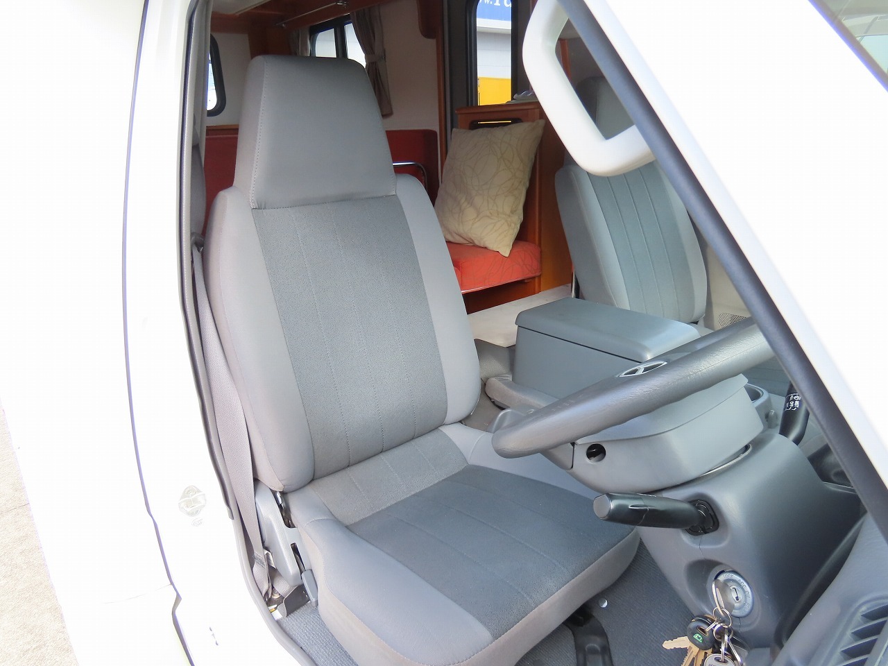 キャンピングカーキャブコン