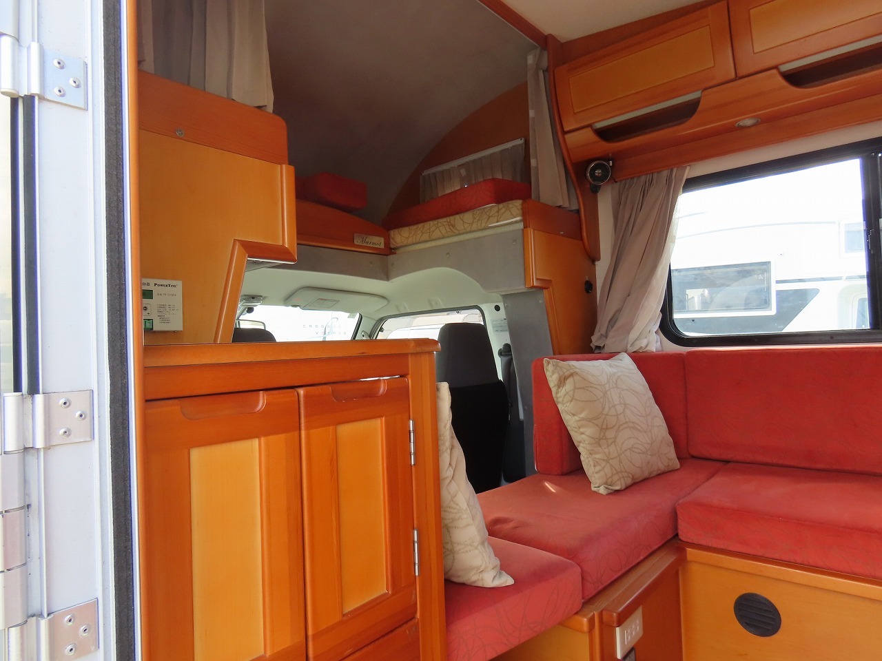 キャンピングカーキャブコン