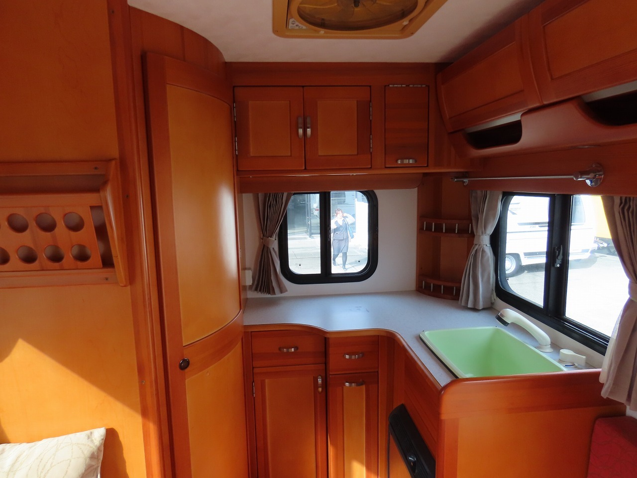 キャンピングカーキャブコン