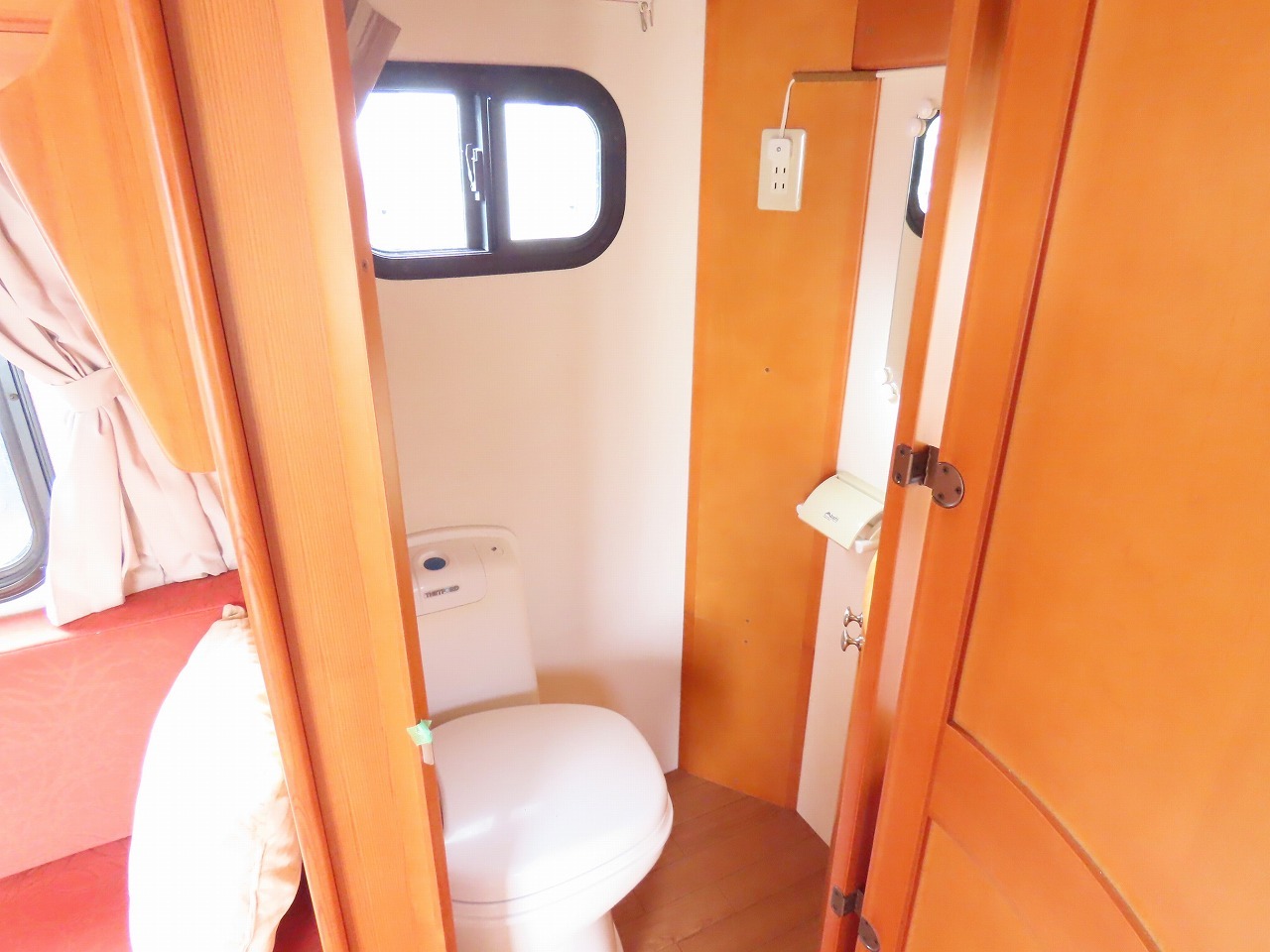 キャンピングカーキャブコン