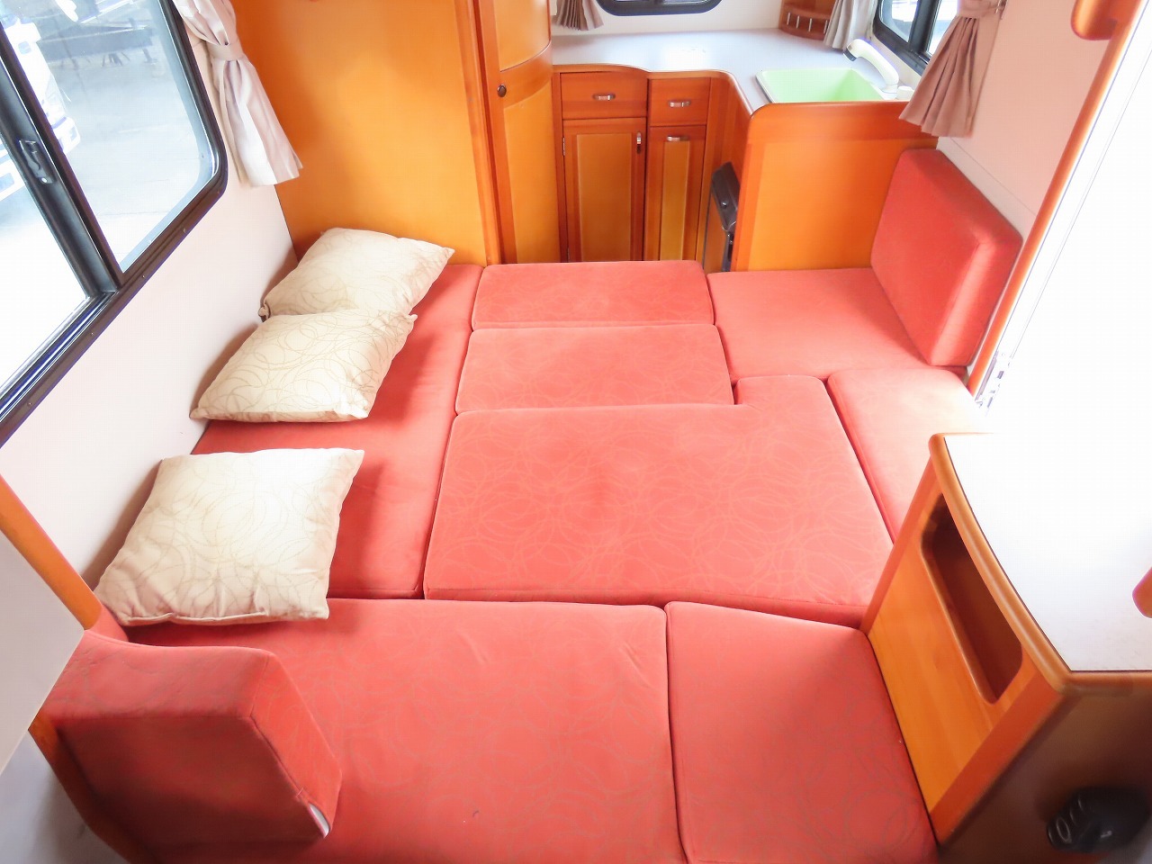 キャンピングカーキャブコン