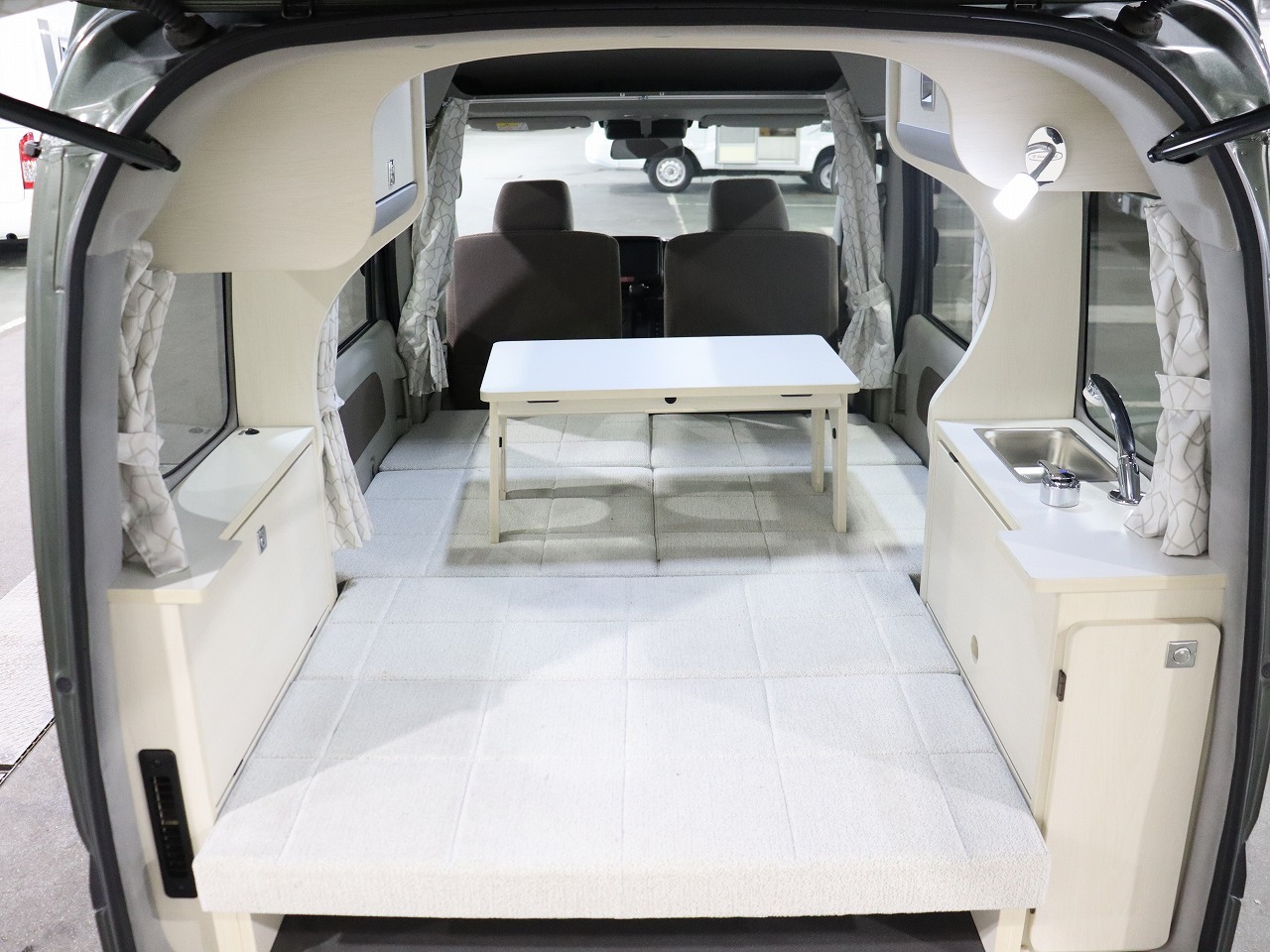 キャンピングカー軽キャンパー