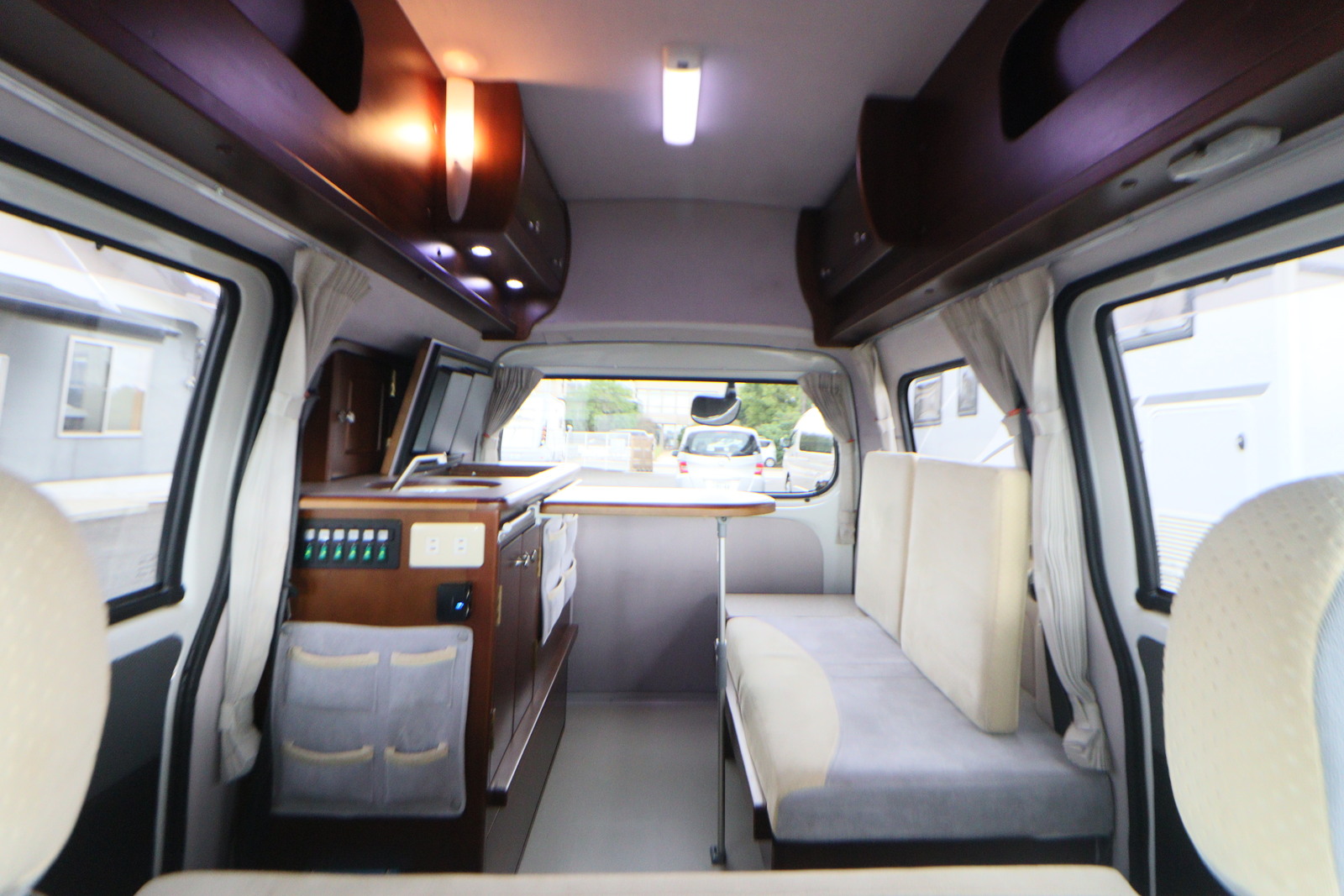 キャンピングカーバンコン