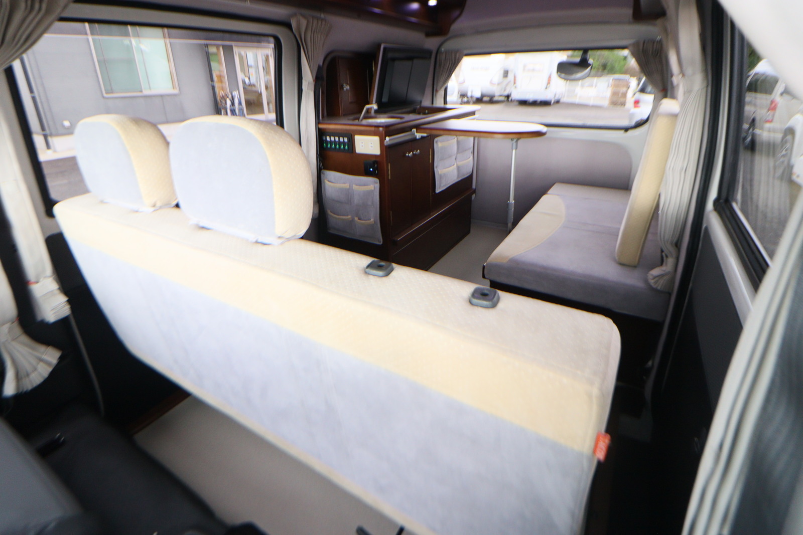 キャンピングカーバンコン