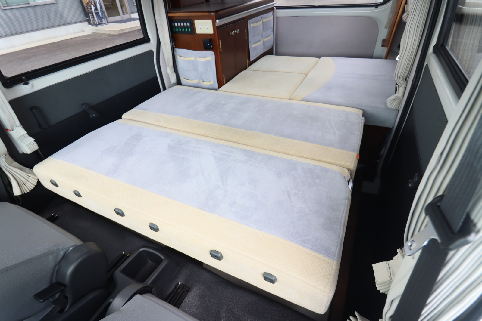 キャンピングカーバンコン