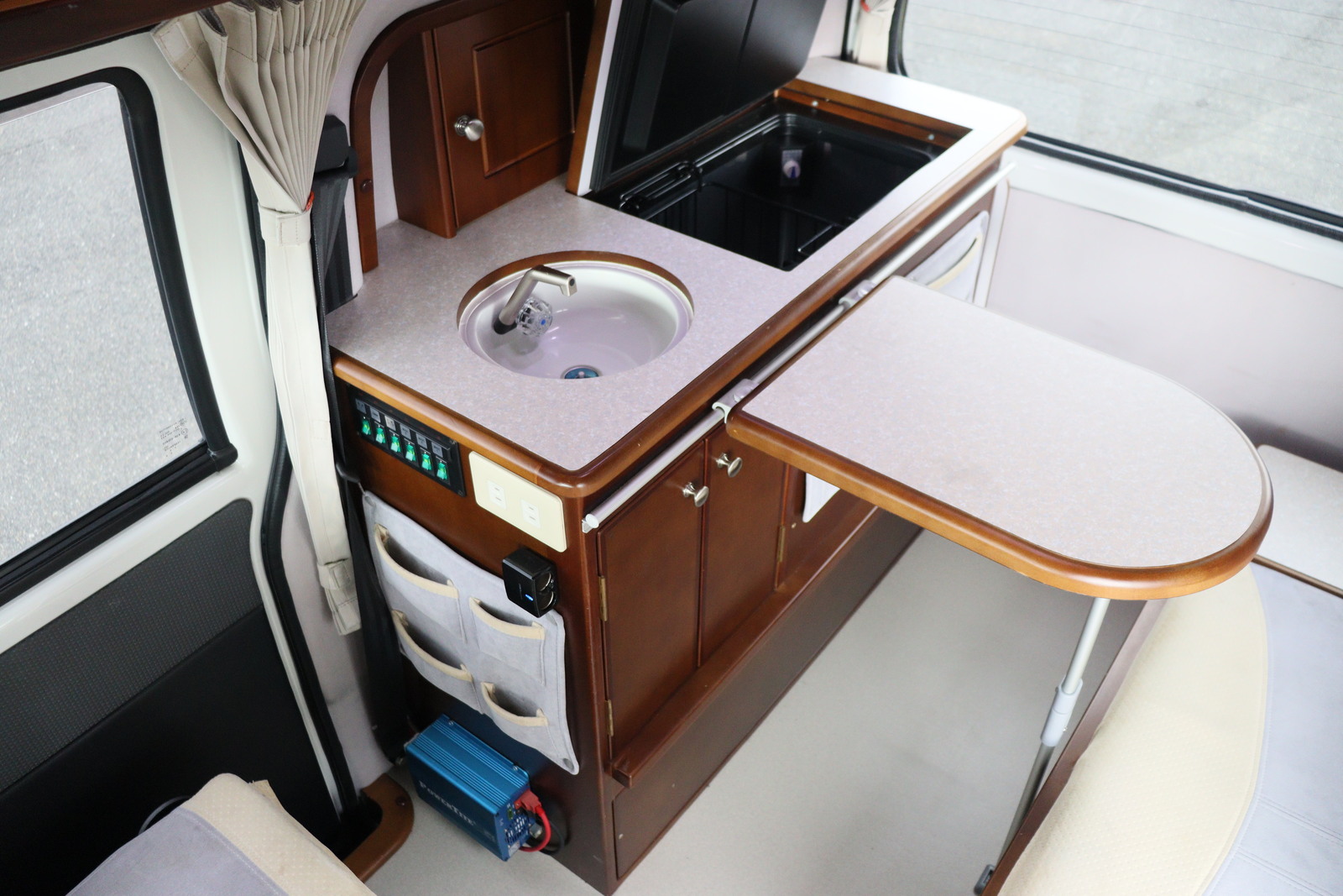 キャンピングカーバンコン